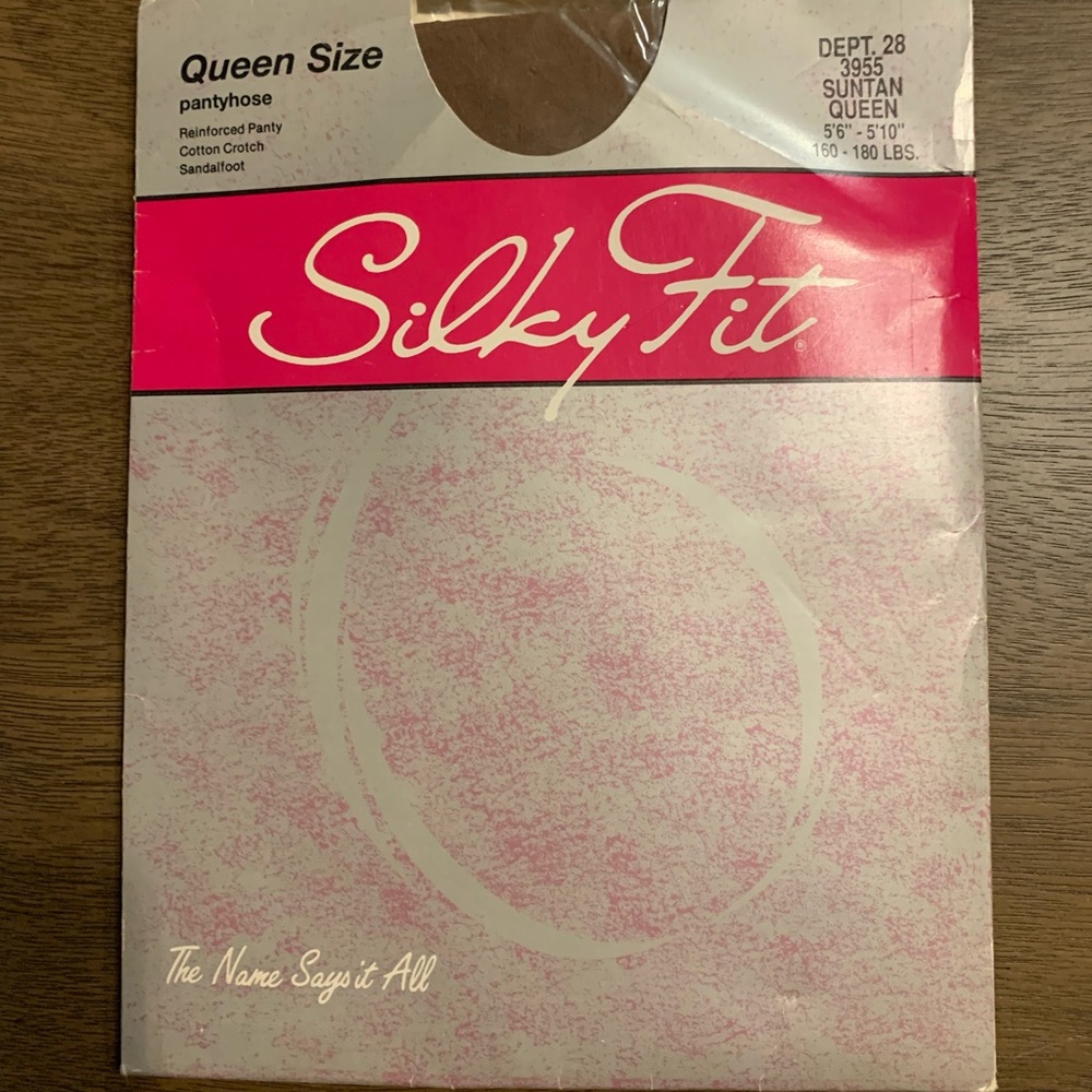 Silky Fit Queen Size Pantyhose Suntan NWT